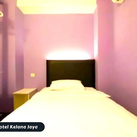 Bright Boutique Hotel Kelana Jaya Петалинг-Джая Экстерьер фото