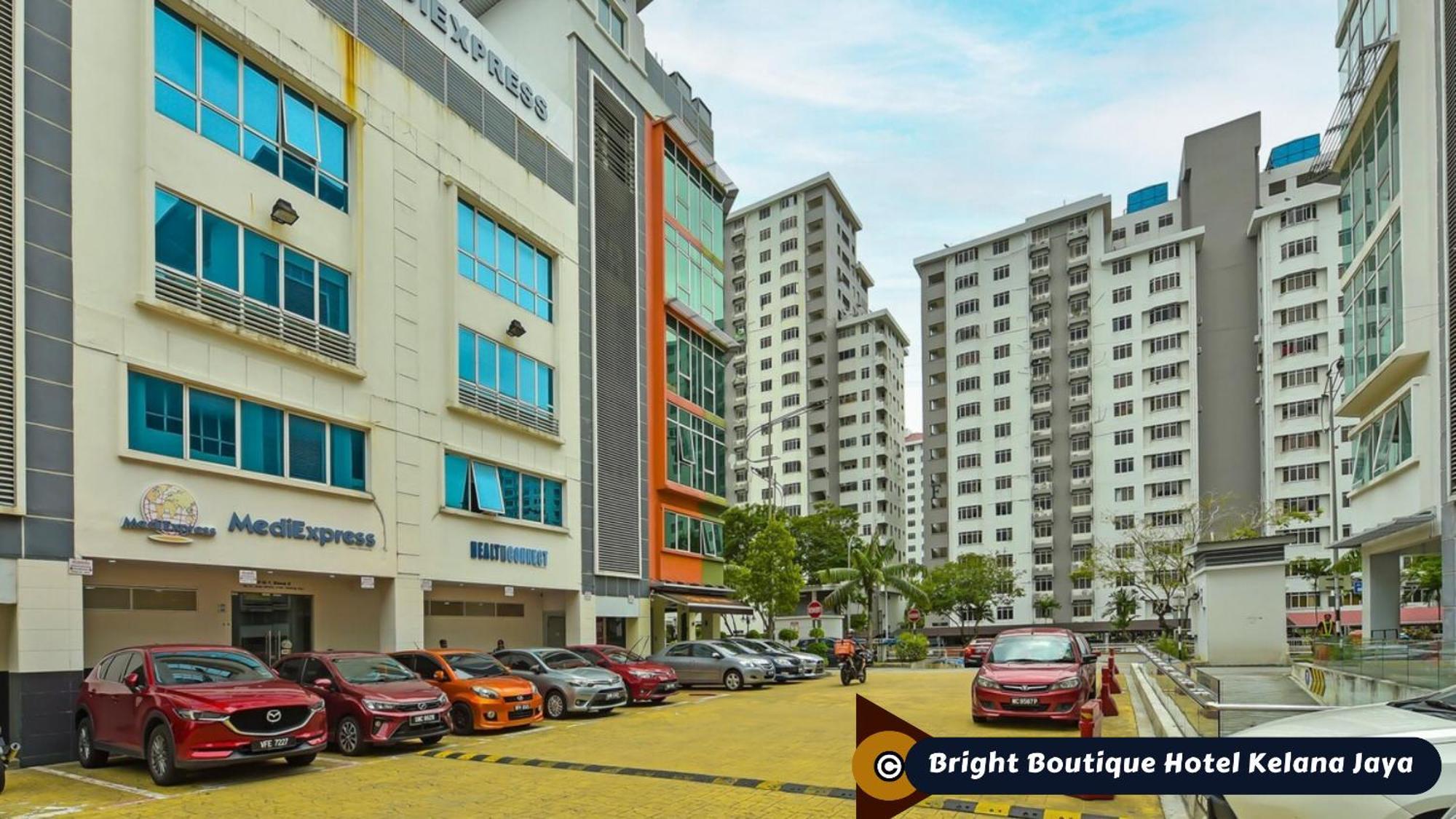 Bright Boutique Hotel Kelana Jaya Петалинг-Джая Экстерьер фото