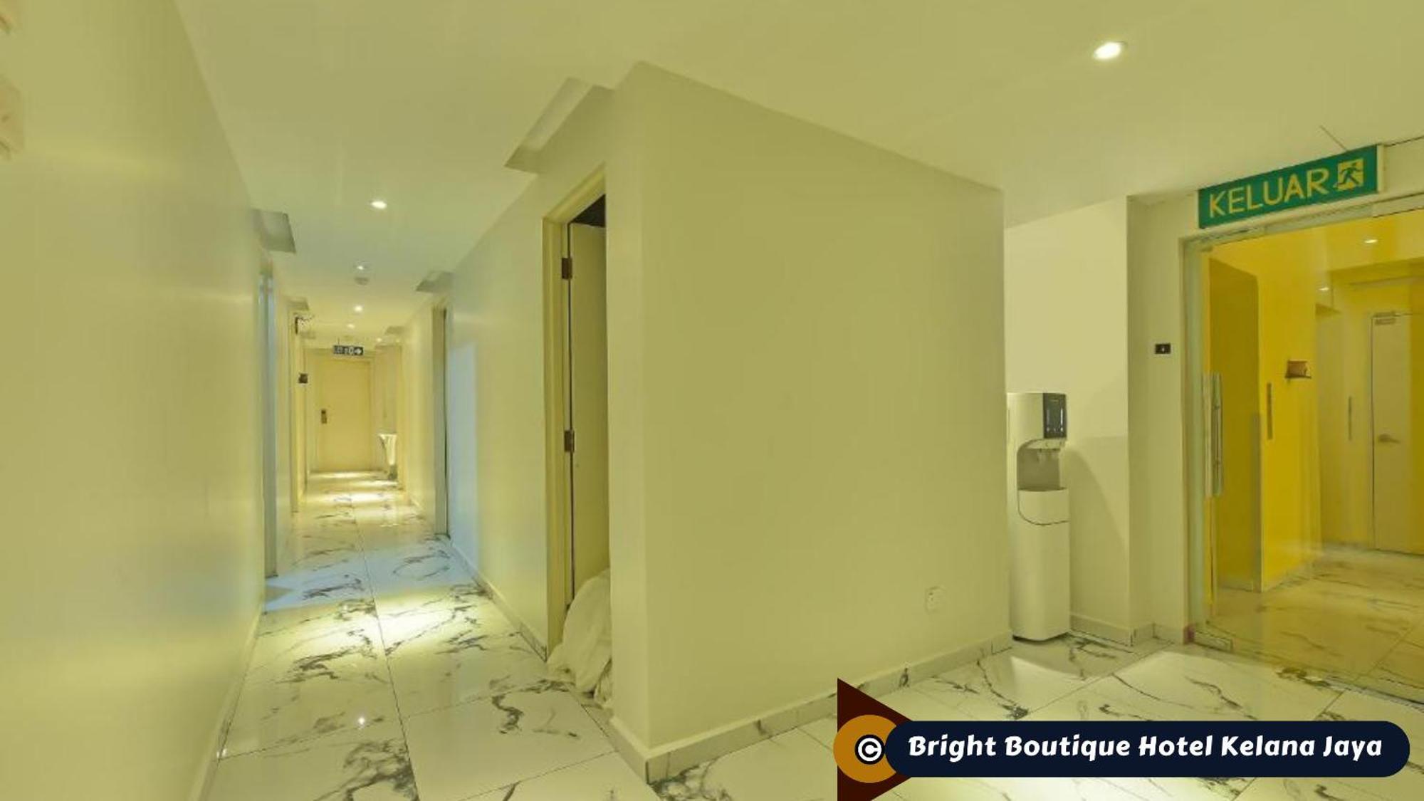 Bright Boutique Hotel Kelana Jaya Петалинг-Джая Экстерьер фото